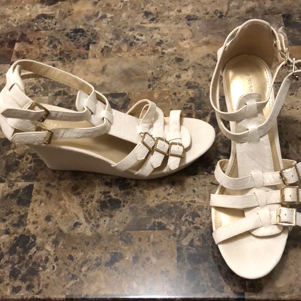 Pair of wedges